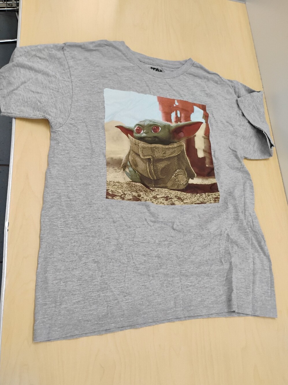 Star Wars Baby Yoda Grogu Grey Graphic Tee Men's Size M